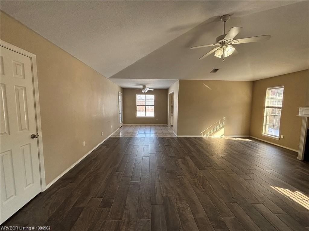 9028 S 28th St - Photo 4 of 13