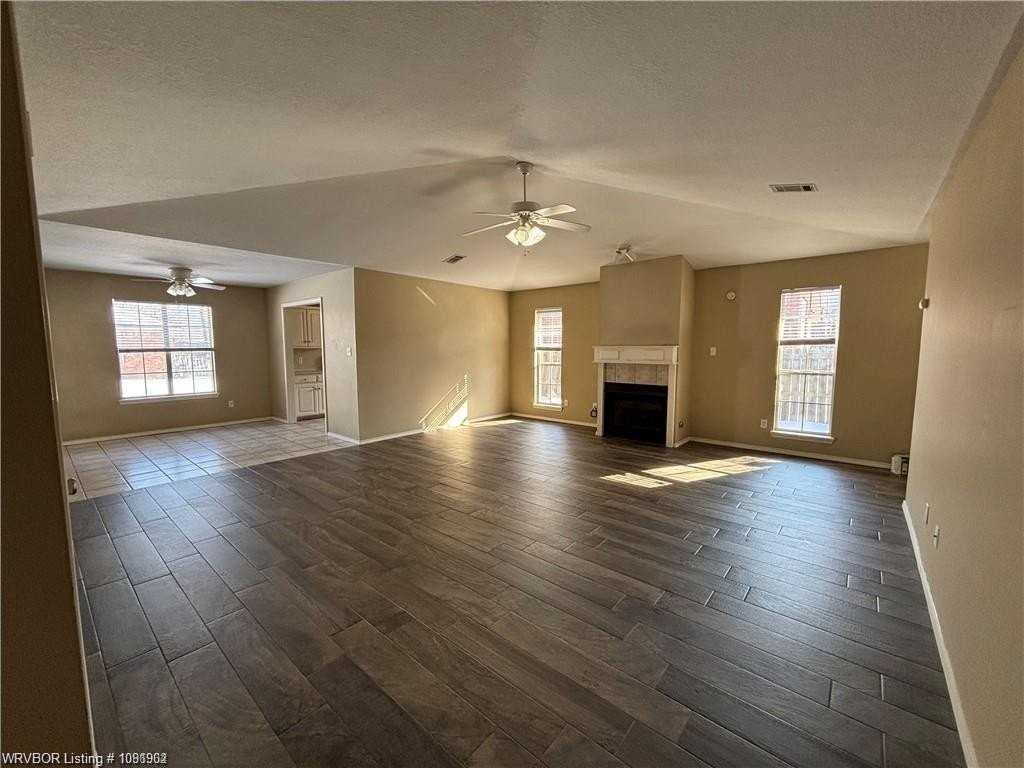 9028 S 28th St - Photo 5 of 13
