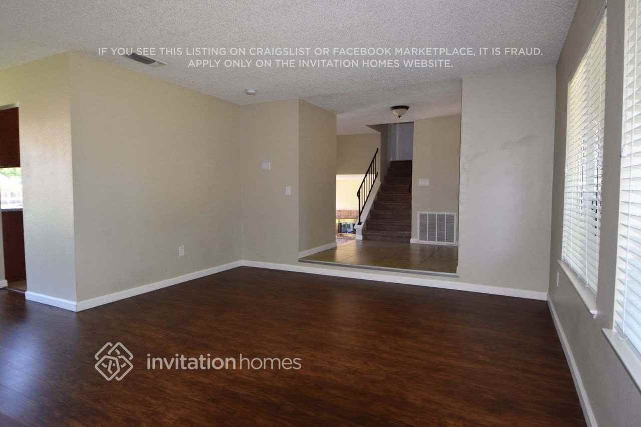 9209 Sungold Way - Photo 3 of 13