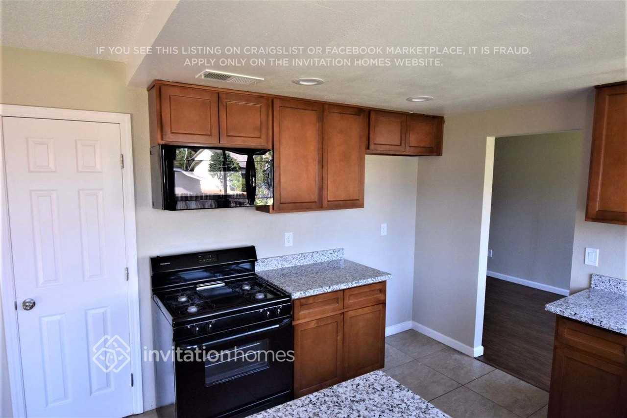 9209 Sungold Way - Photo 6 of 13