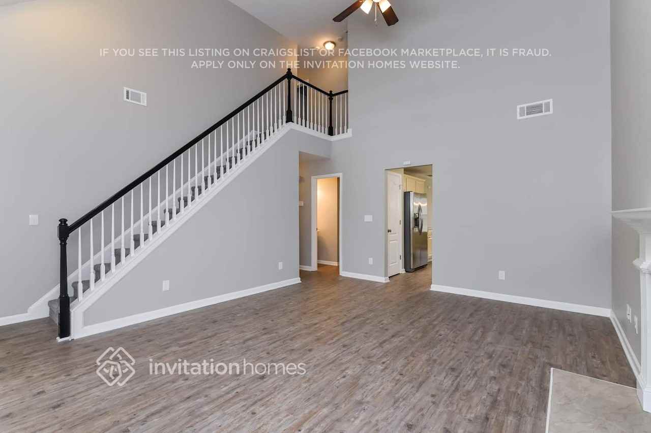 6422 Grand Hickory Dr - Photo 4 of 19