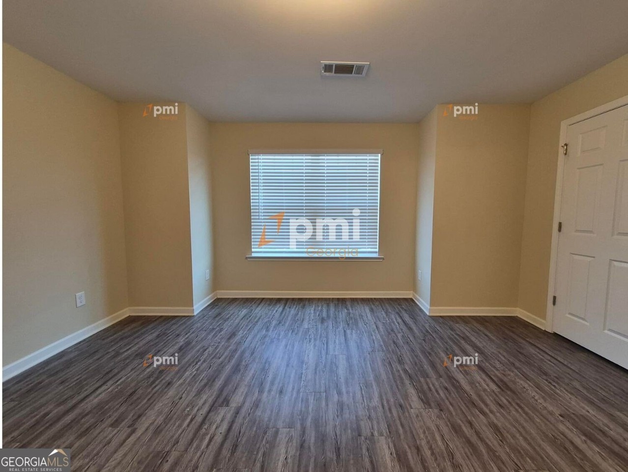 4438 Pinscher St - Photo 7 of 13