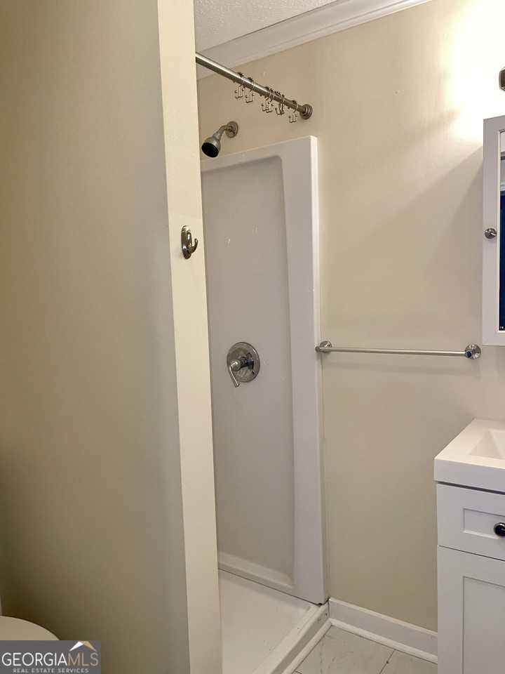 1088 Forrest Blvd - Photo 7 of 11