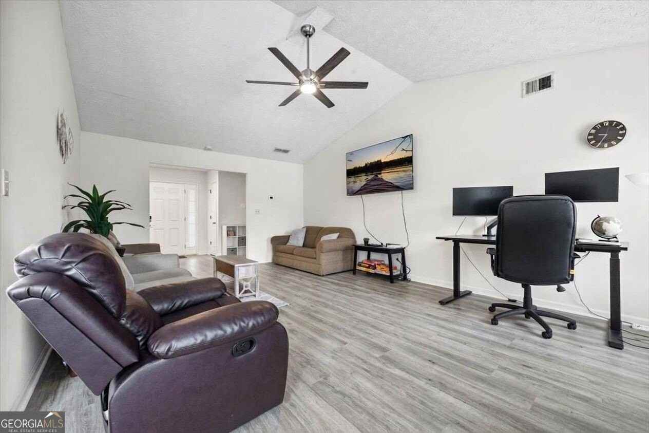 6574 Oak Mill Ct - Photo 4 of 9