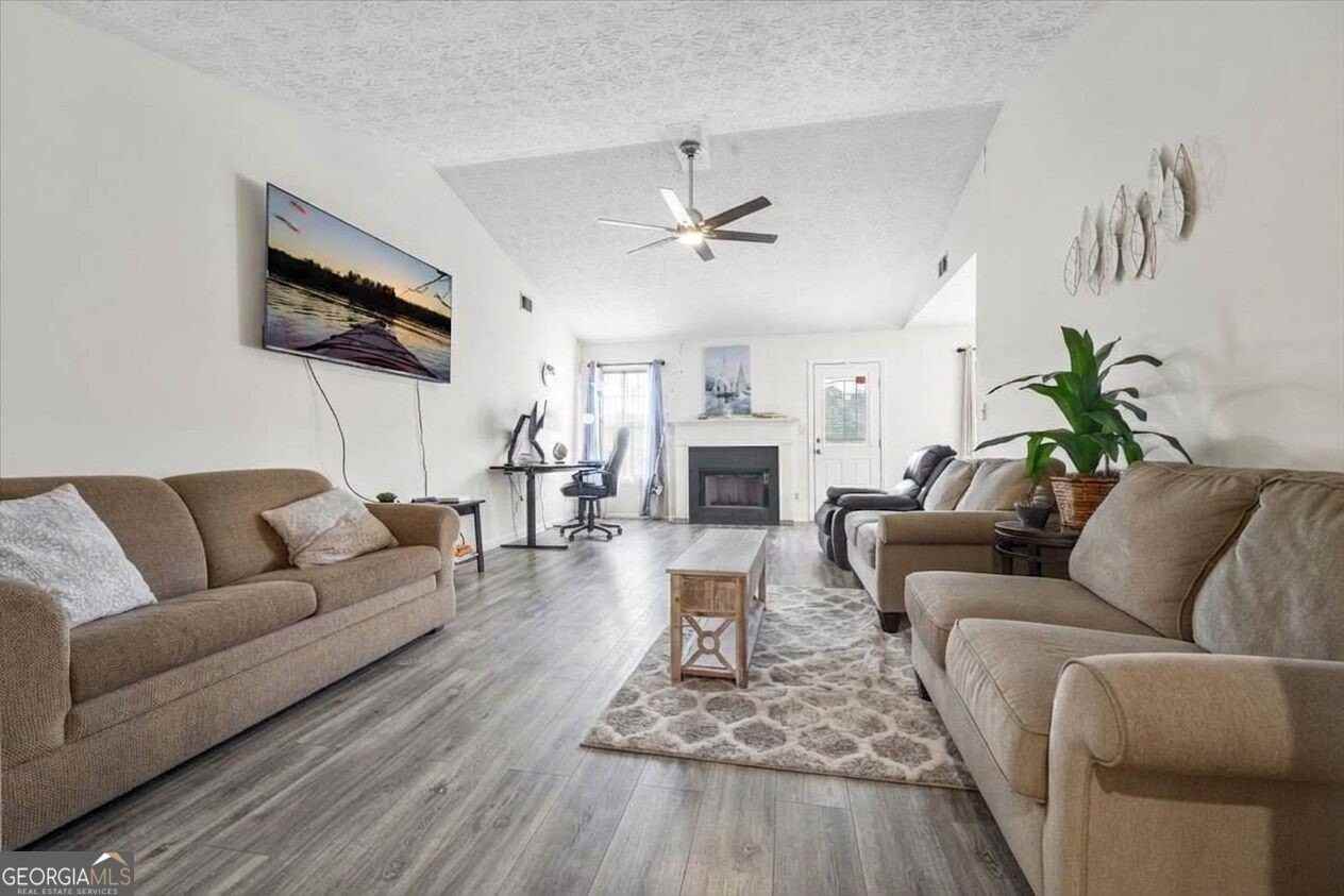 6574 Oak Mill Ct - Photo 5 of 9
