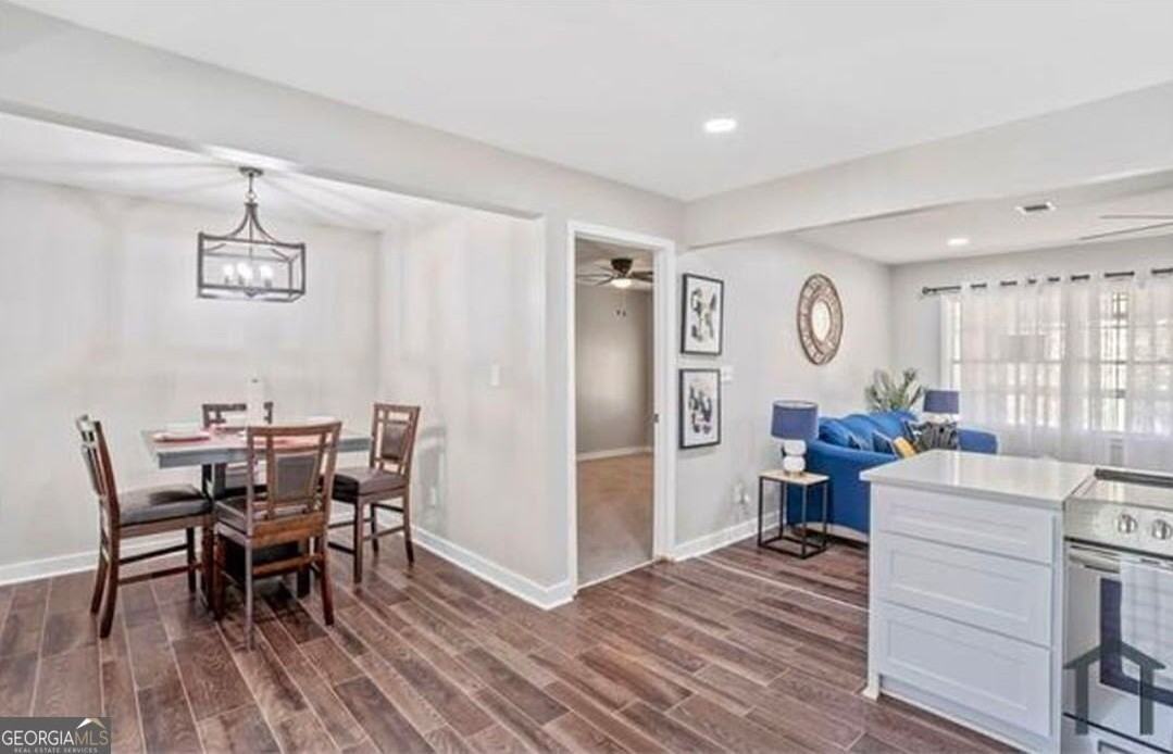 8170 Huntington Dr - Photo 4 of 9