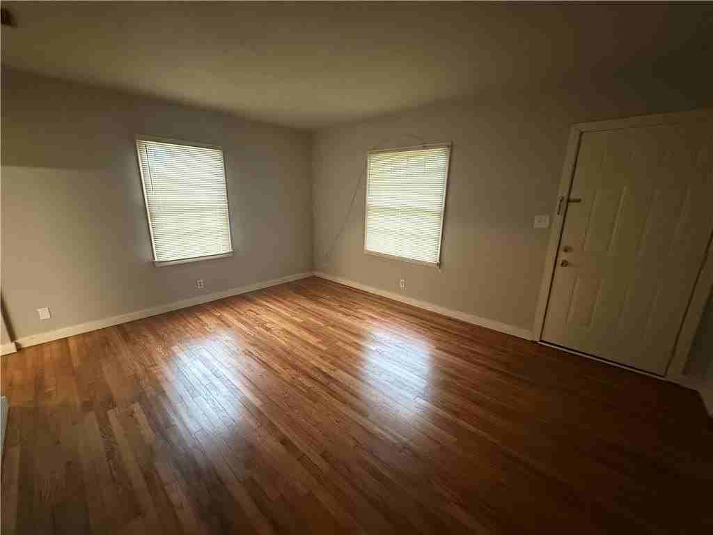 120 Paris Ave - Photo 6 of 17