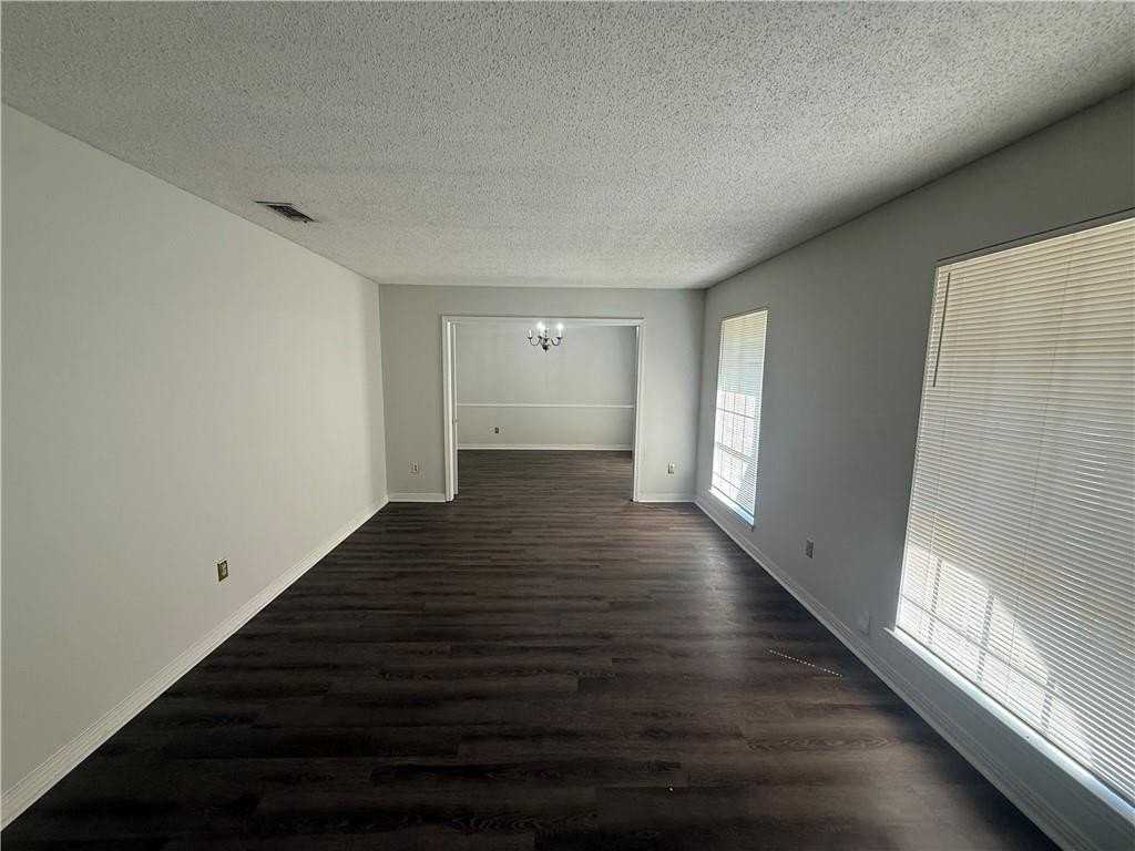 1513 Deerwood Dr E - Photo 4 of 16