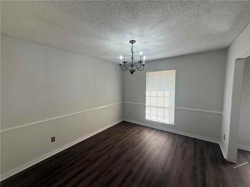 1513 Deerwood Dr E - Photo 5 of 16