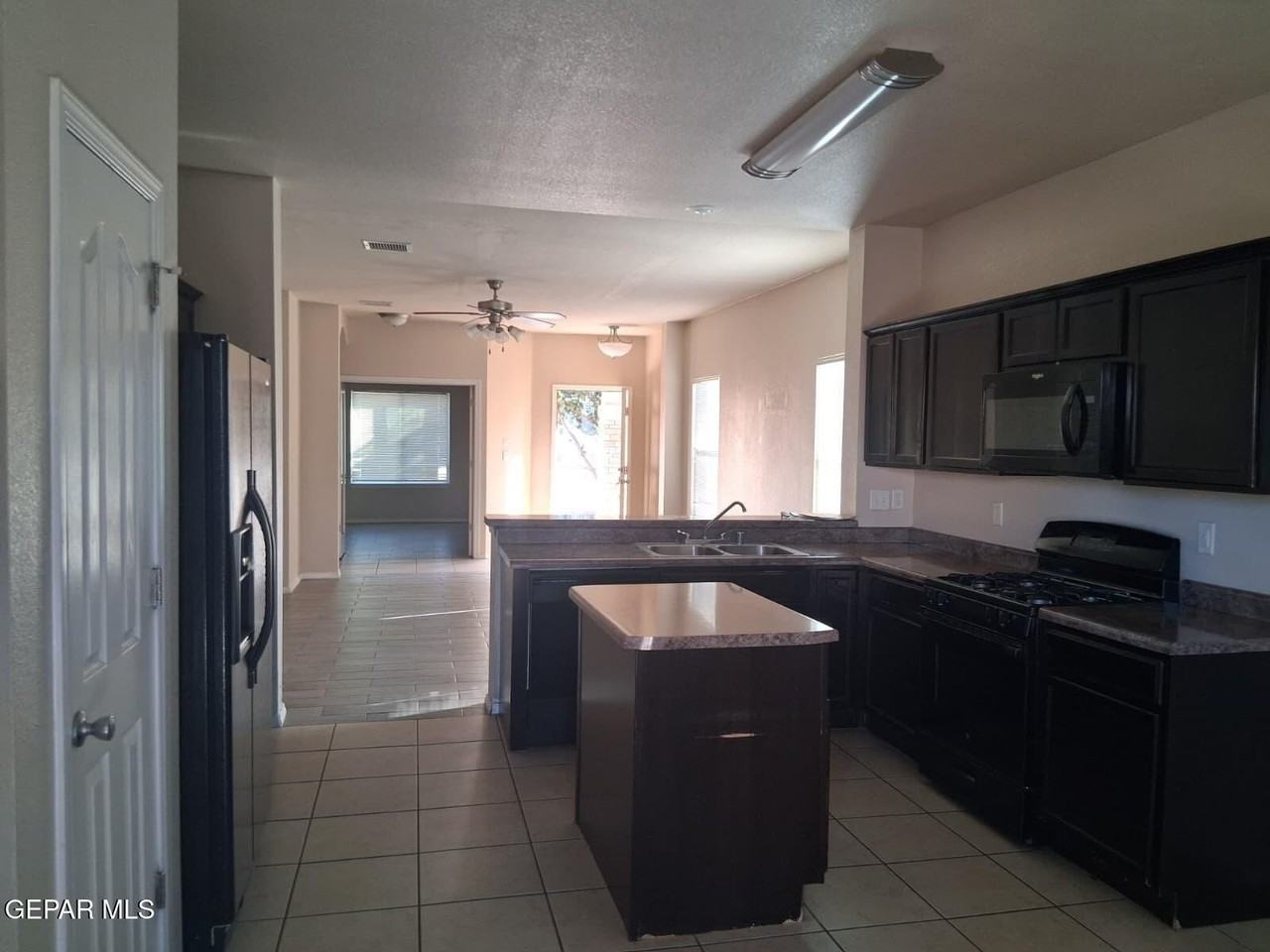 613 Valley Plum Ave - Photo 3 of 21