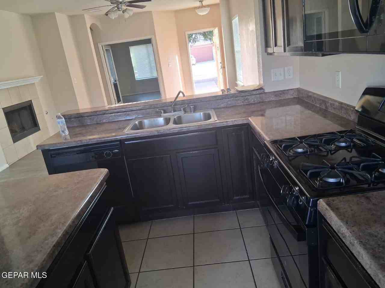 613 Valley Plum Ave - Photo 4 of 21