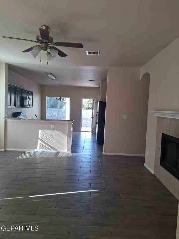 613 Valley Plum Ave - Photo 6 of 21
