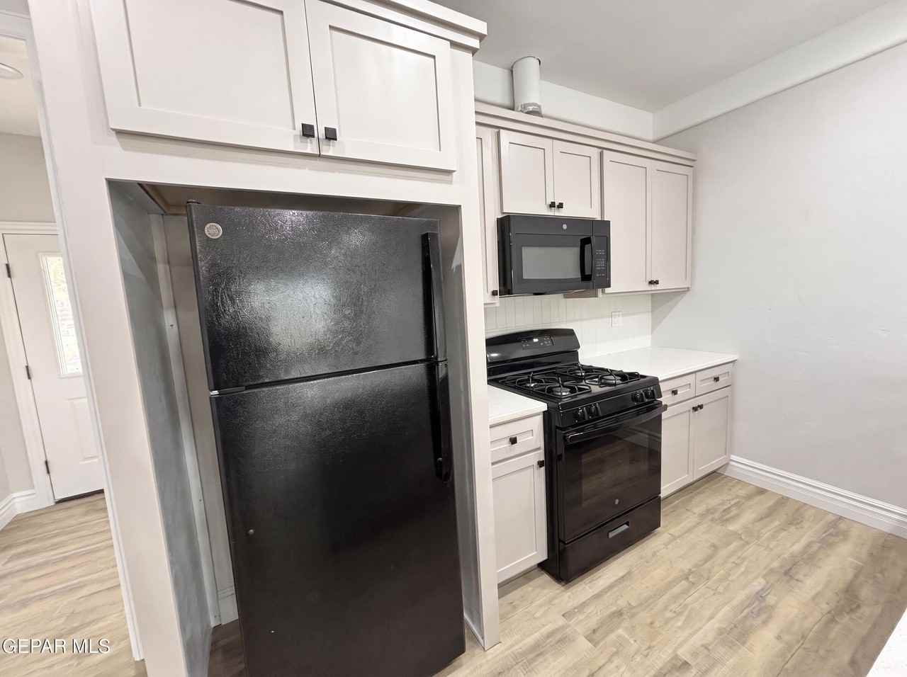 10371 Manzana Rd #A - Photo 4 of 24