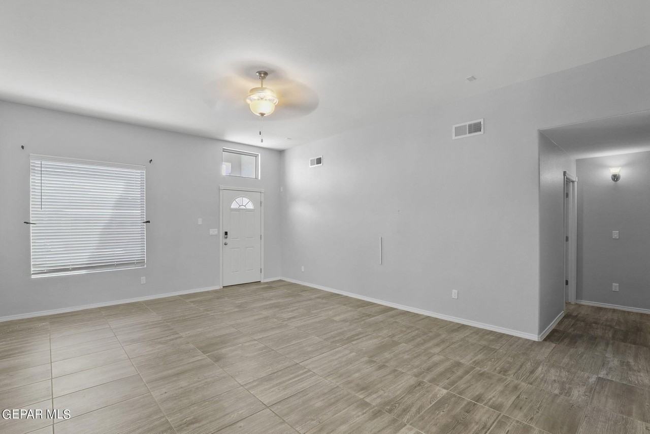 947 Follifoot Pl - Photo 3 of 35