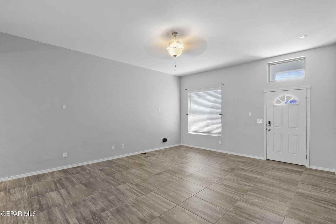 947 Follifoot Pl - Photo 4 of 35