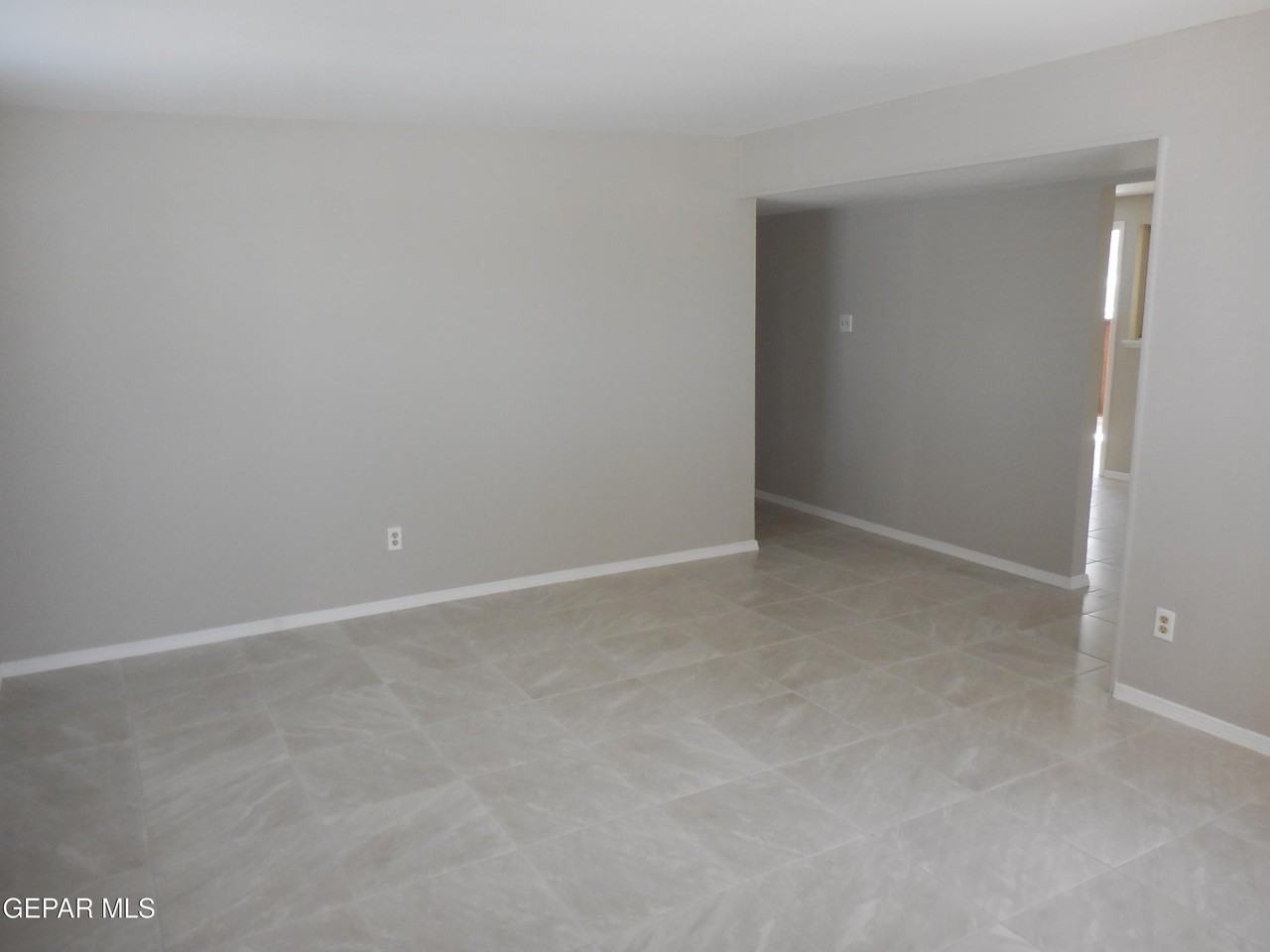 3608 Sheppard Ave - Photo 6 of 42