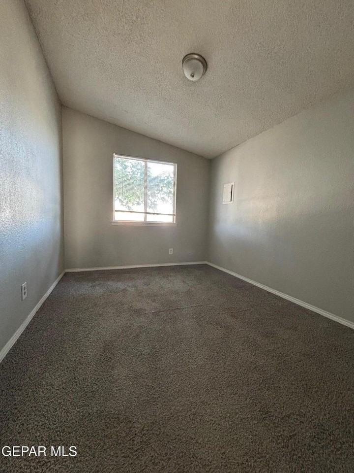 10840 Obsidian St - Photo 6 of 14