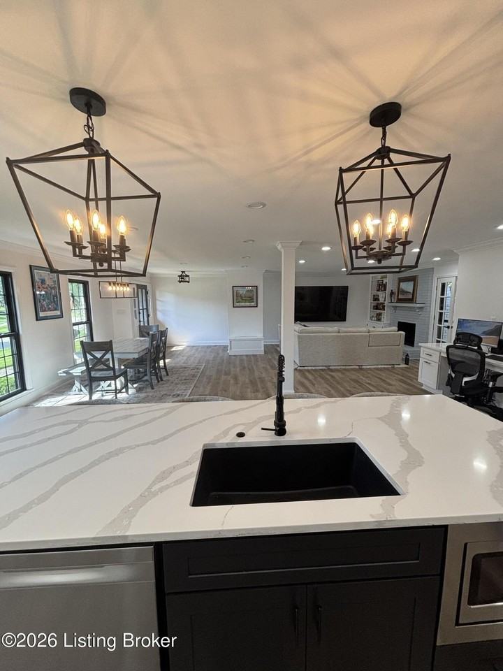 10911 Falkirk Rd - Photo 5 of 27