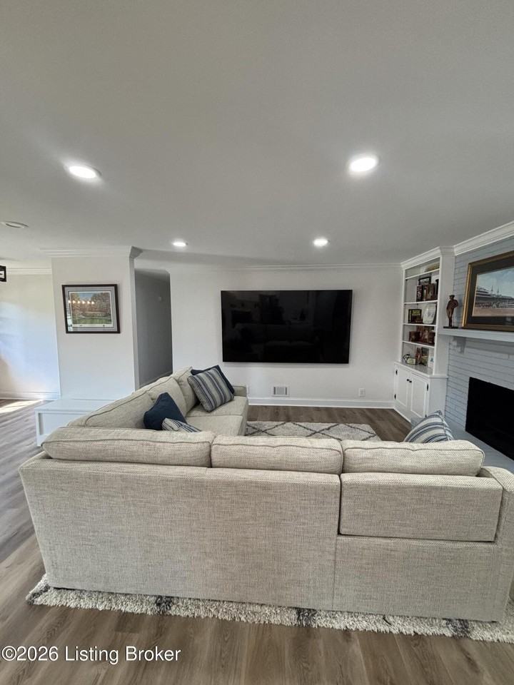 10911 Falkirk Rd - Photo 7 of 27