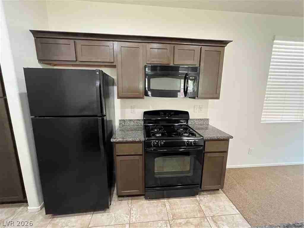 6202 Yankee Spring St - Photo 6 of 18