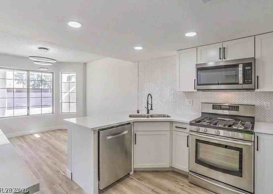 6913 Delorean Cir - Photo 3 of 12