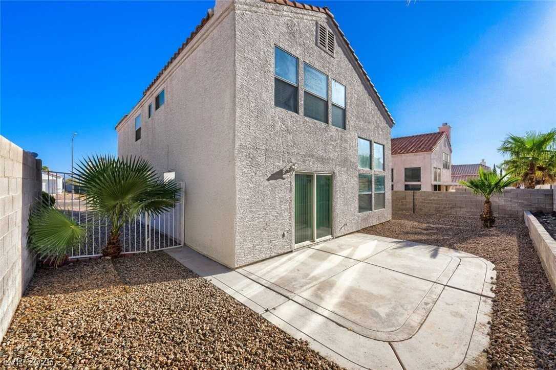 8215 Mt Brodie Cir - Photo 2 of 22