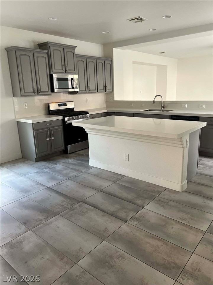 2164 Lone Desert St - Photo 5 of 50