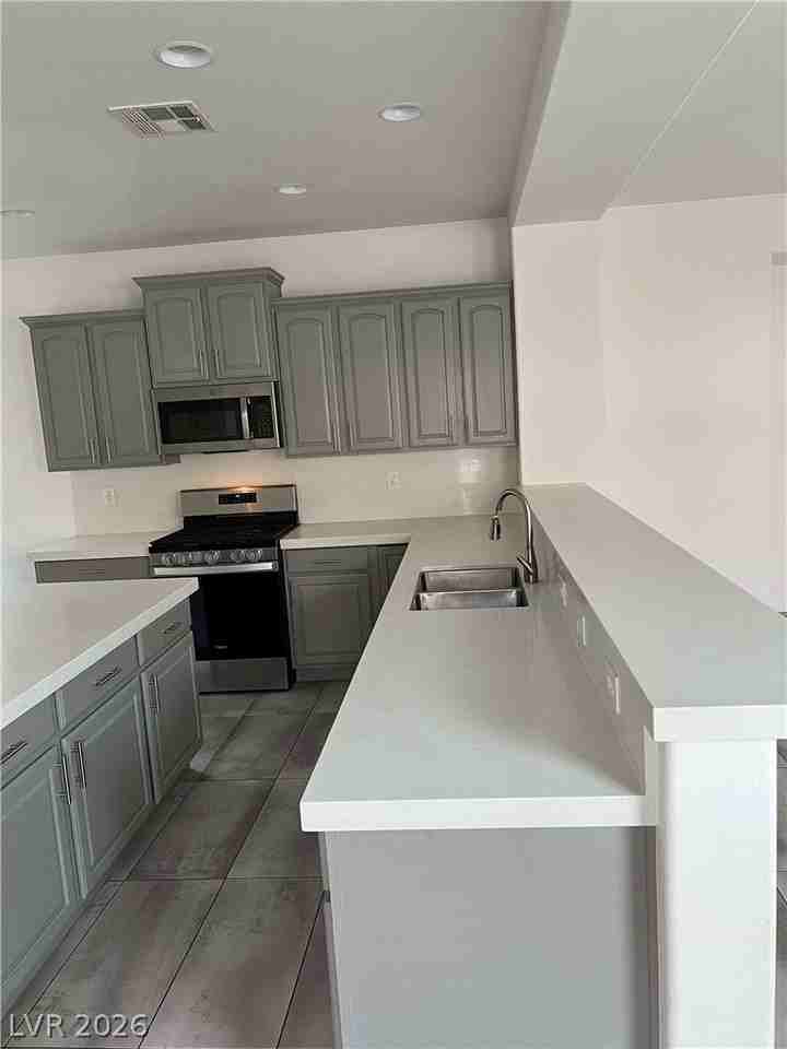 2164 Lone Desert St - Photo 6 of 50