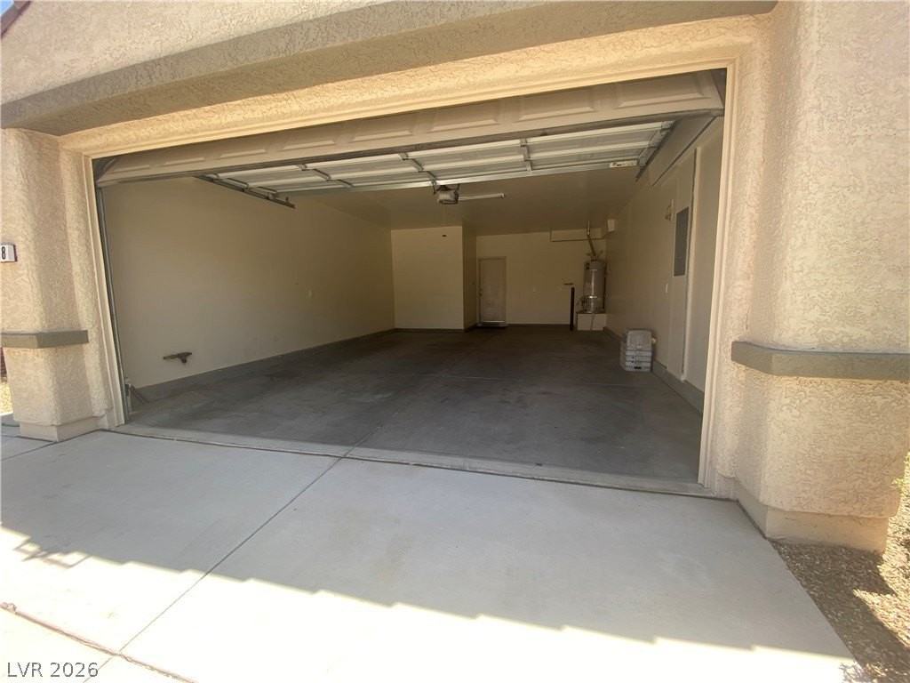 2588 Lockerbie St - Photo 3 of 15