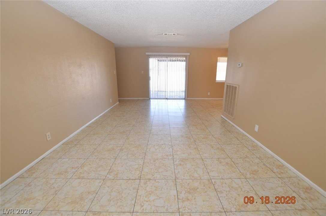 617 Vincent Way - Photo 4 of 25