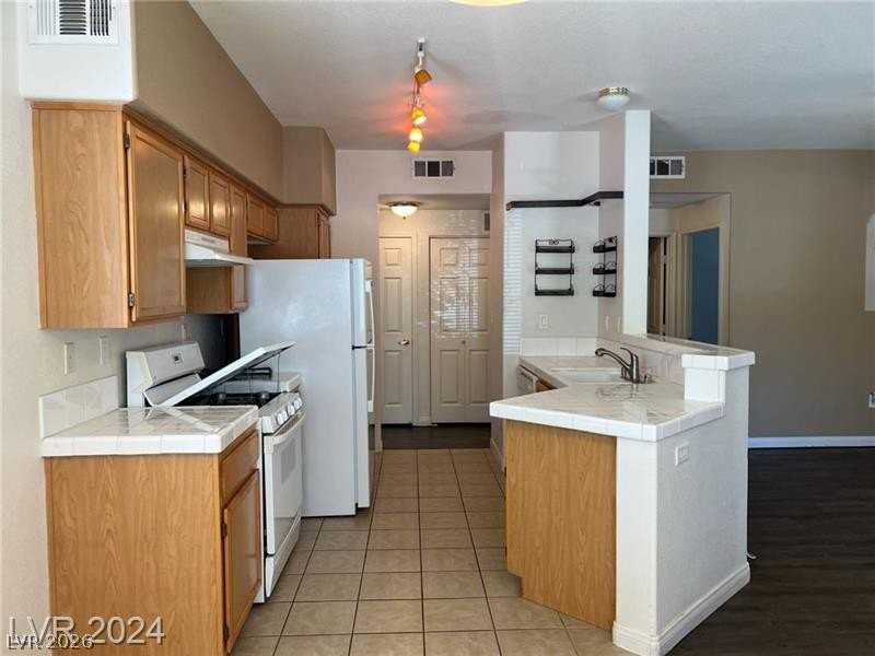1050 E Cactus Ave #1098 - Photo 6 of 10