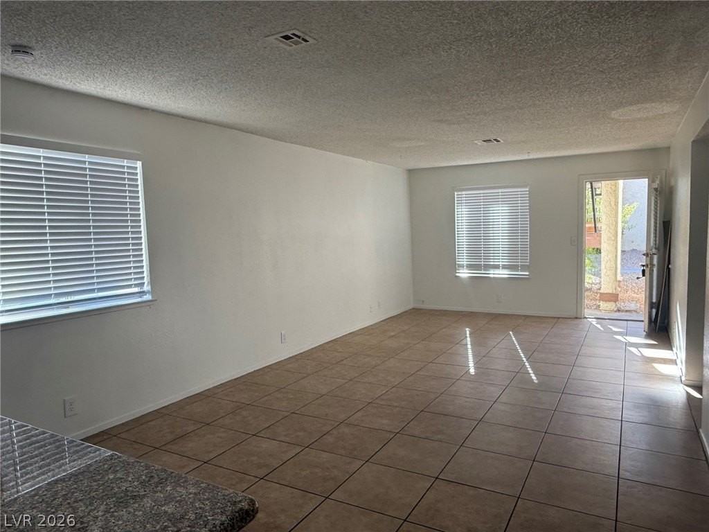 4451 Rich Dr #B - Photo 3 of 8