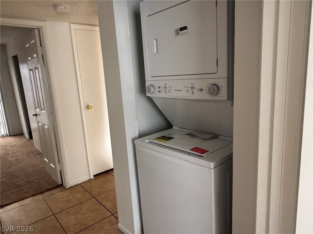 4451 Rich Dr #B - Photo 6 of 8