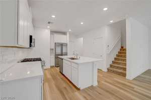 featured image of 600 N Carriage Hill Dr #1113