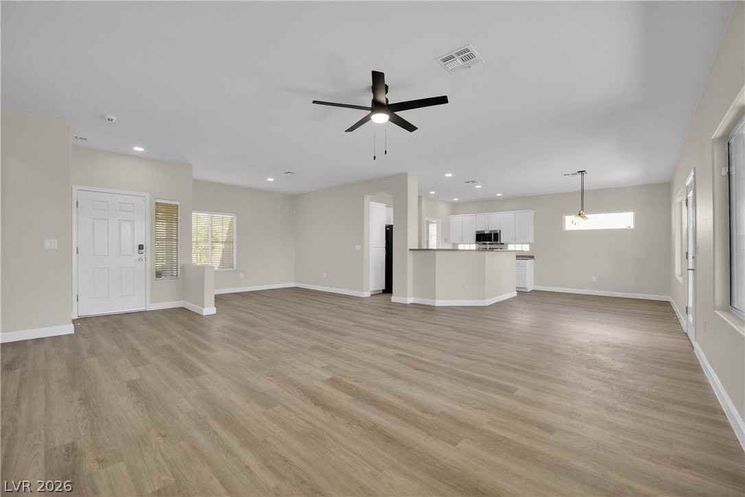2847 Forest Grove Dr - Photo 2 of 39