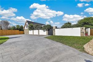 featured image of 12303 Lakeview Dr #A