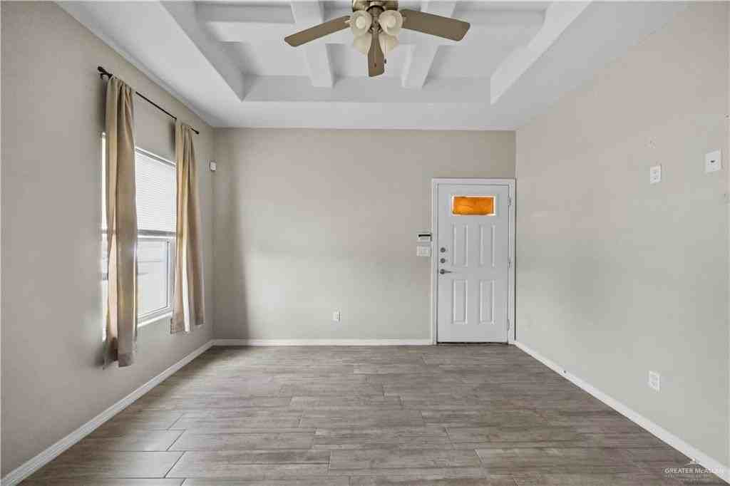 2108 Davenport St #4 - Photo 6 of 19