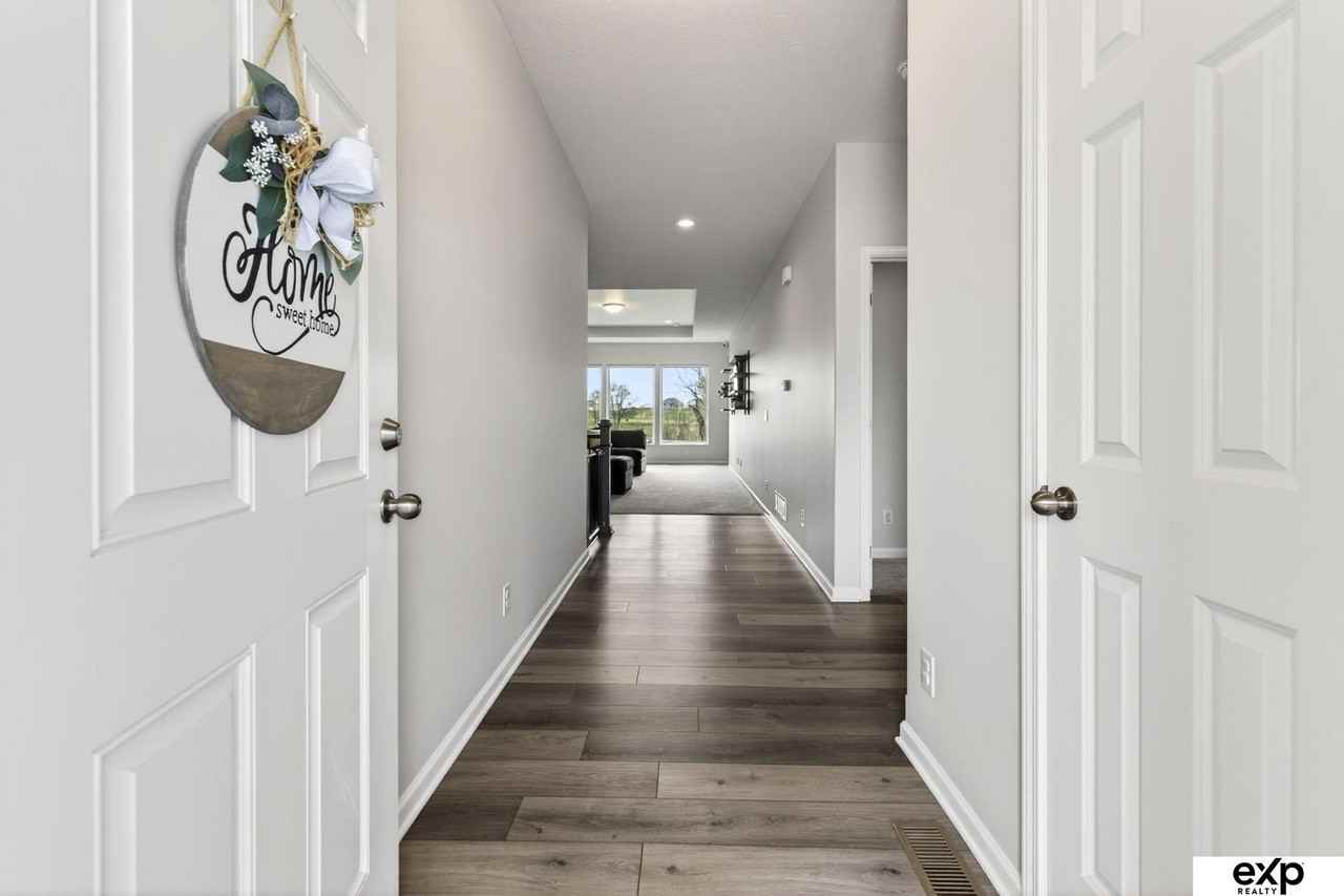 20882 Camelback Ave - Photo 2 of 39