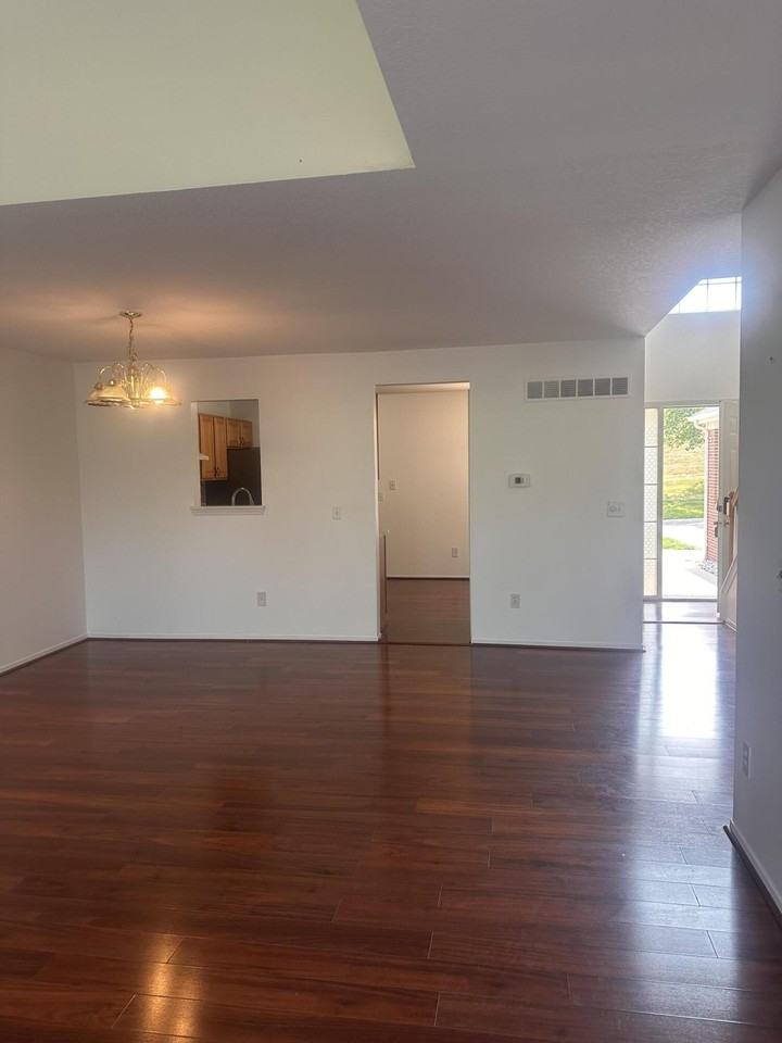 2514 Boulder Ln - Photo 4 of 25