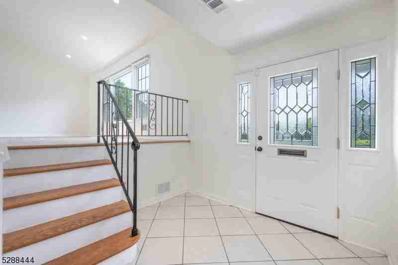 31 Harwood Pl - Photo 3 of 26