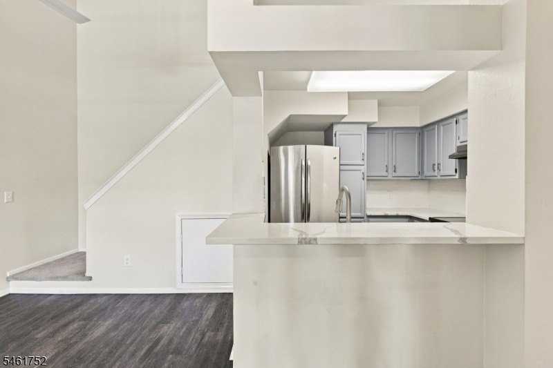 24 Wescott Rd - Photo 4 of 22