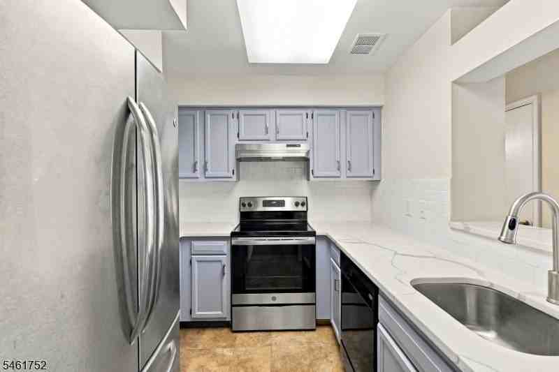 24 Wescott Rd - Photo 6 of 22