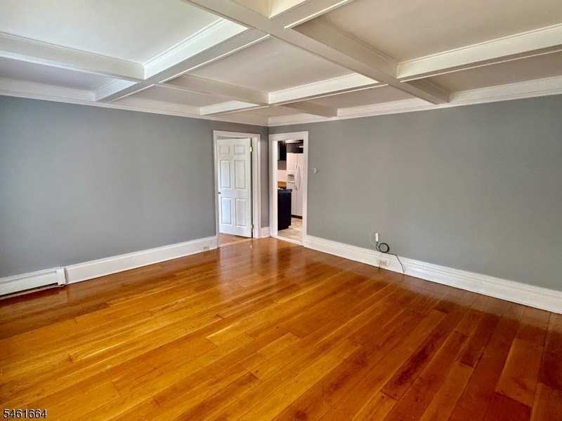 288 Greenwood Ave - Photo 2 of 14