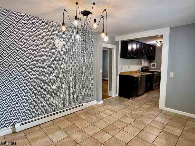 288 Greenwood Ave - Photo 5 of 14