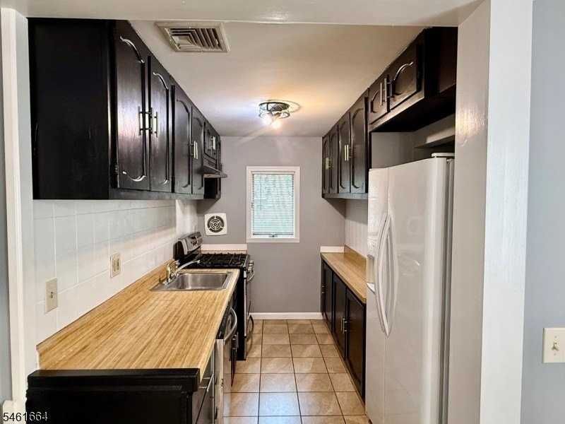 288 Greenwood Ave - Photo 6 of 14