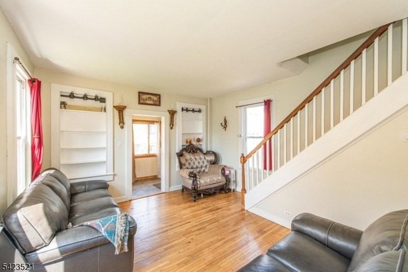 10 Banghart Pl - Photo 2 of 20