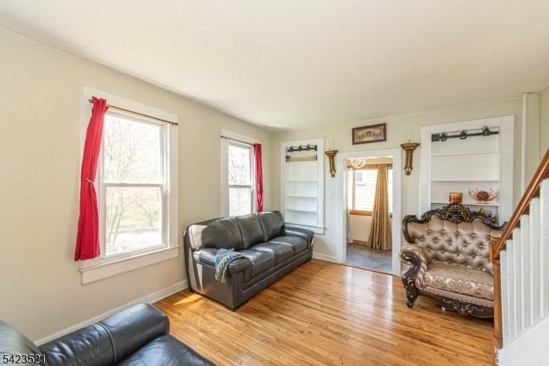 10 Banghart Pl - Photo 3 of 20