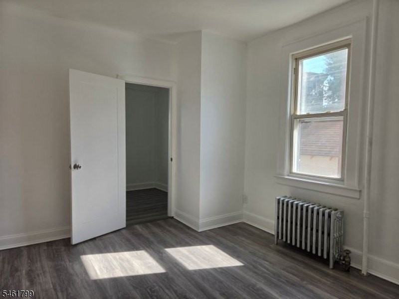 10 Lois Pl #1L - Photo 5 of 8