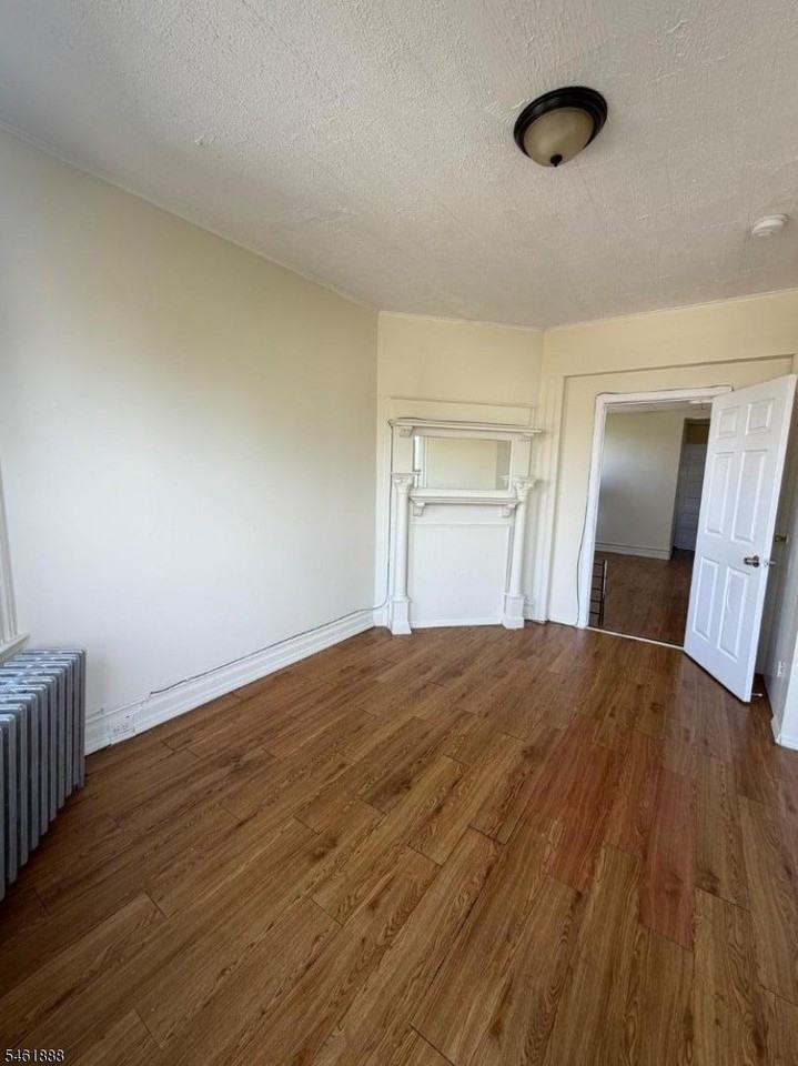 92 S 8th St - Photo 4 of 10