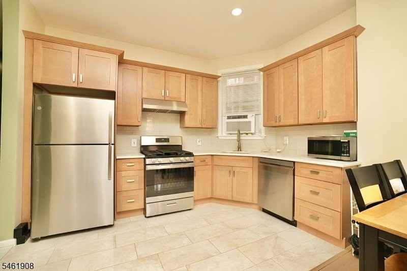68 James St #2 - Photo 3 of 15